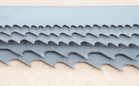 福建带锯床上的钢丝刷，对于带锯条的重要性